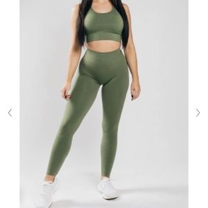 Alphalete Olive Green legging